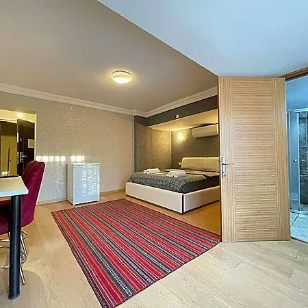 Artura מלון 5*